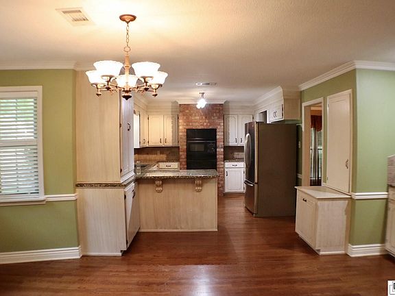 3rd image of 2011 Capella Dr