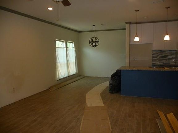 4th image of 3231 Bideker Ave