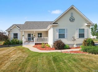 9074 Grand Blanc Rd, Gaines, MI 48436