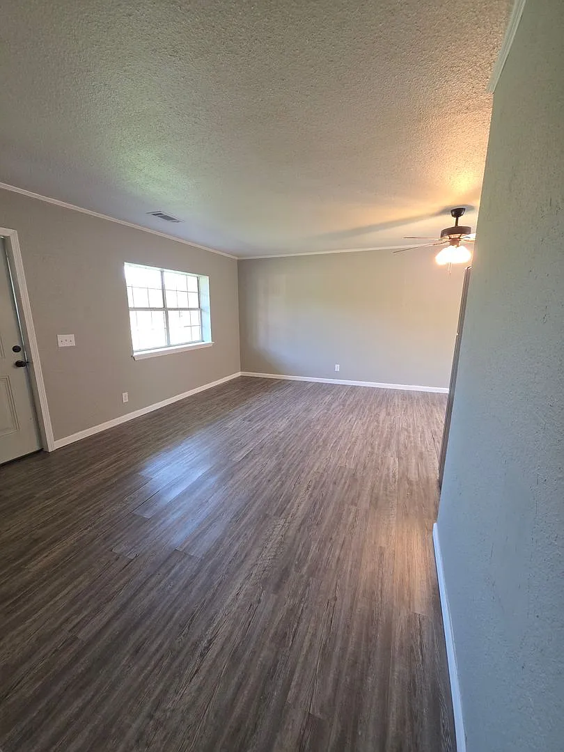 10101 Fawn Ln — Photo 4