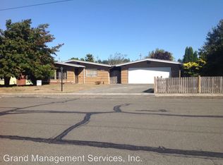 2535 Marion St, North Bend, OR 97459
