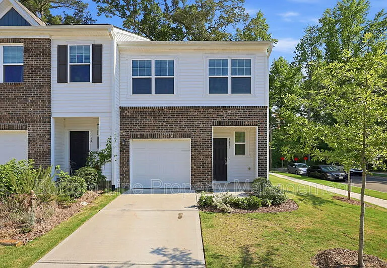1117 Dakine Dr — Photo 1