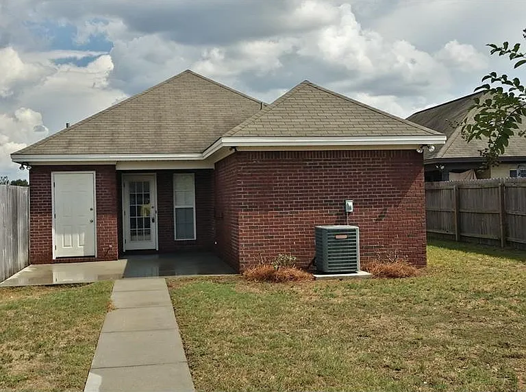 8709 Lindsey Ln — Photo 16