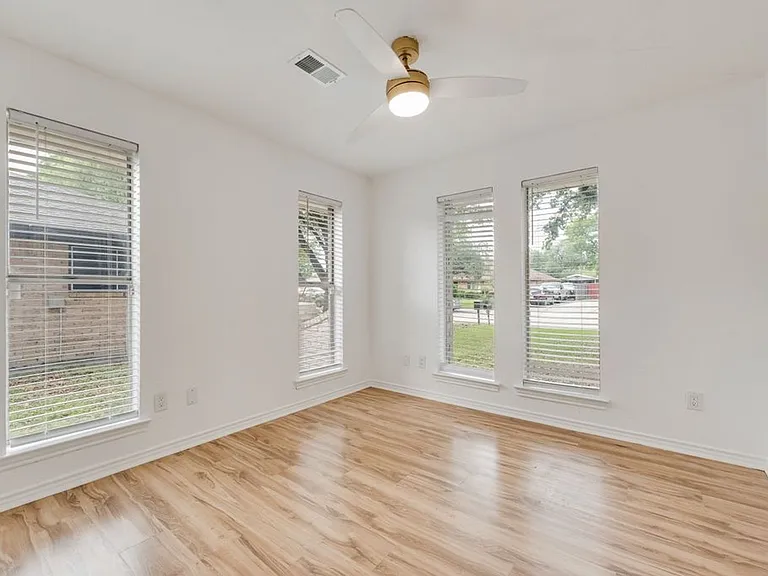 7124 Teresita Trl — Photo 13