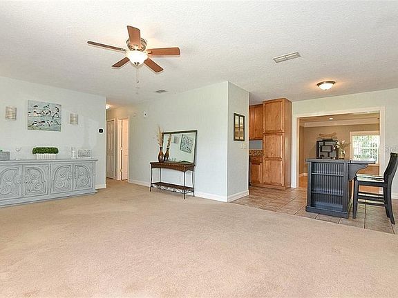 3rd image of 101 Garden Ct