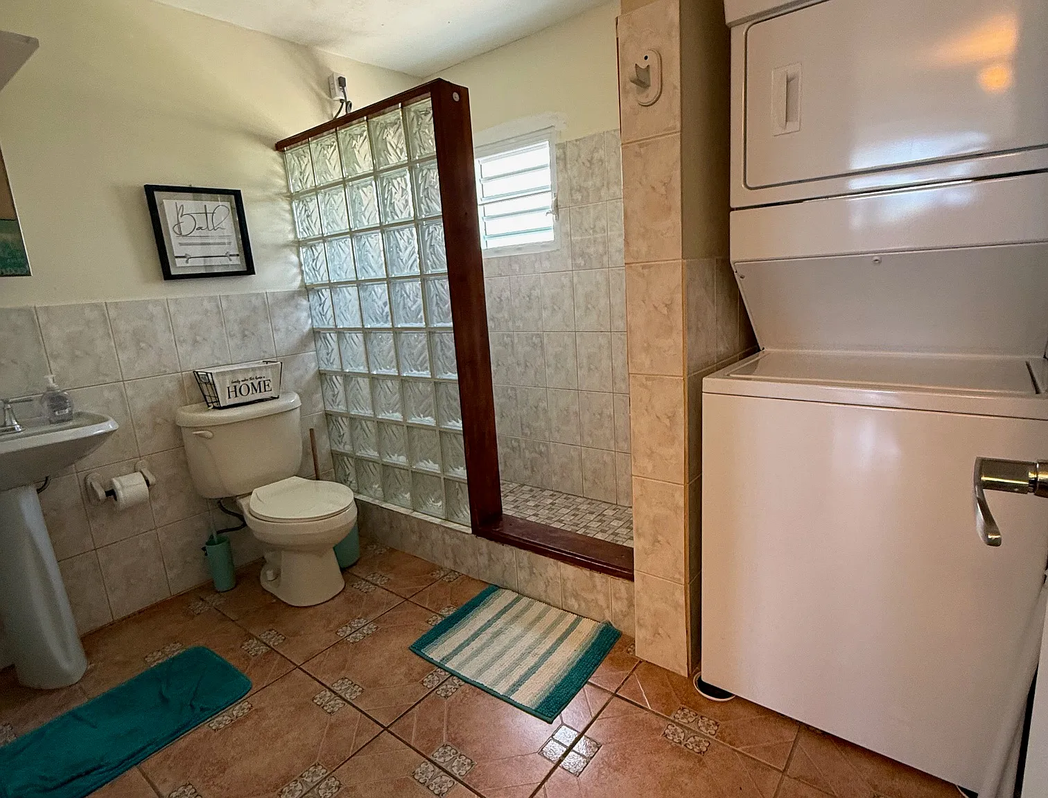 2 bed, $1,100 — Photo 4