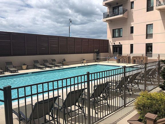 5th image of 100 W Broadway APT 2M