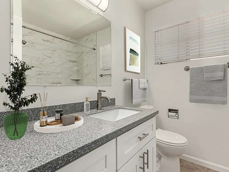3540 E Montecito Ave — Photo 23