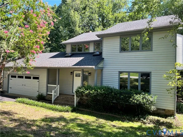 7731 Flag Tail Dr, Midlothian, VA 23112