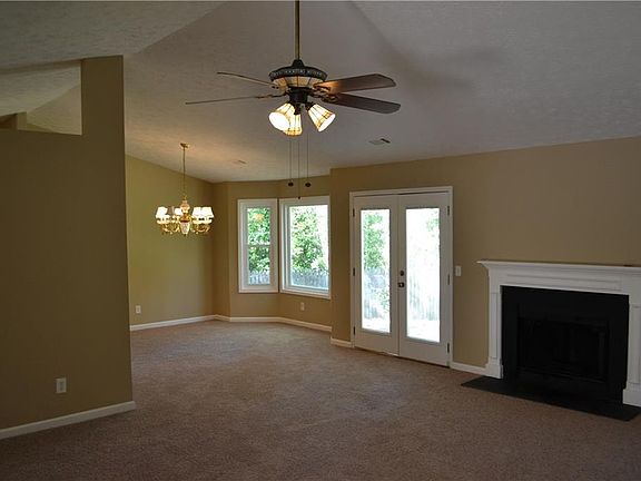 4th image of 1911 Grant Ln