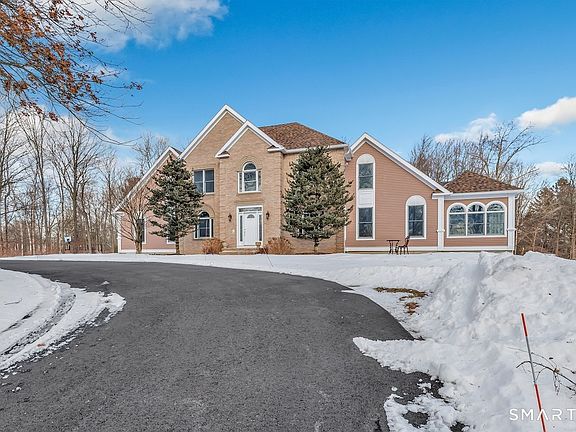 3rd image of 461 Amity Road