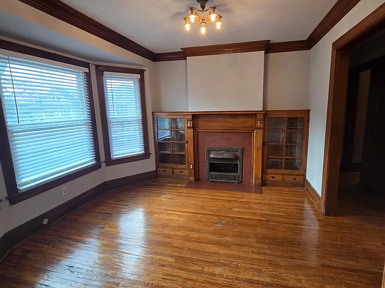 16 Wellesley St #4 — Photo 12