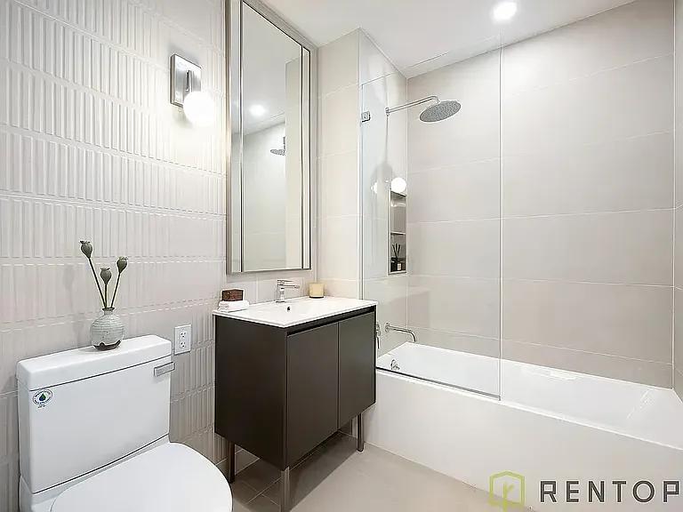 622 11th Ave #307 — Photo 12