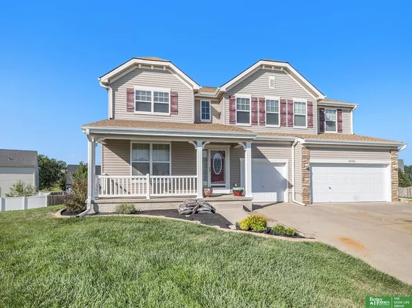 15752 Howell Cir, Bennington, NE 68007