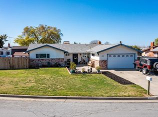 11105 Bonney View Ln, Hanford, CA 93230