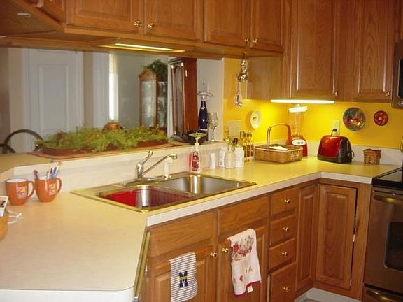 5th image of 646 Kensington Dr