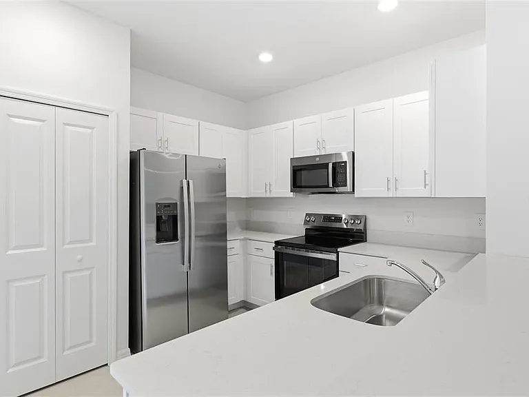 9851 Feaster Dr — Photo 16
