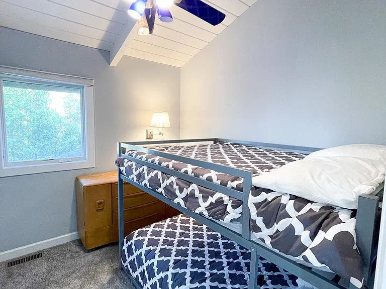 136 Henlopen Dr — Photo 57