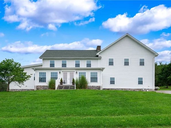 143 Sterrett Rd, Grove City, PA 16127