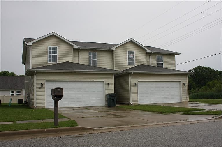 1st image of 1100-1102 Emma Ct