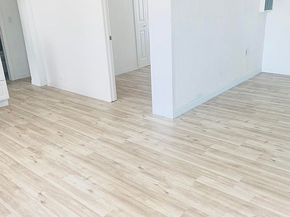 4th image of 4455 27th Av Avenue