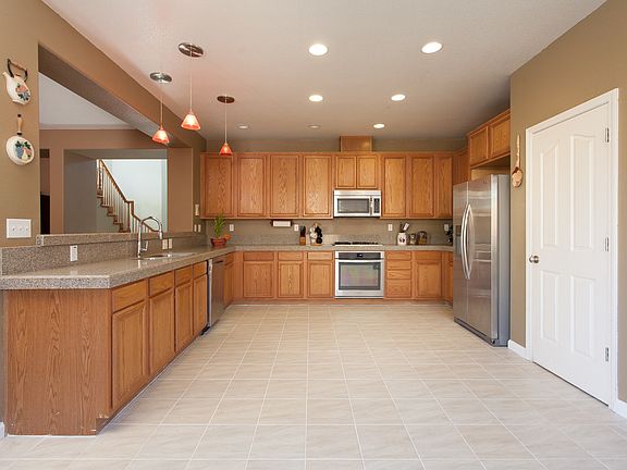 3rd image of 1701 Islesworth Way