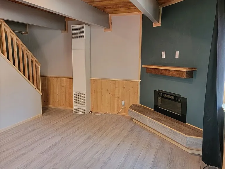221 Imperial Ave — Photo 3