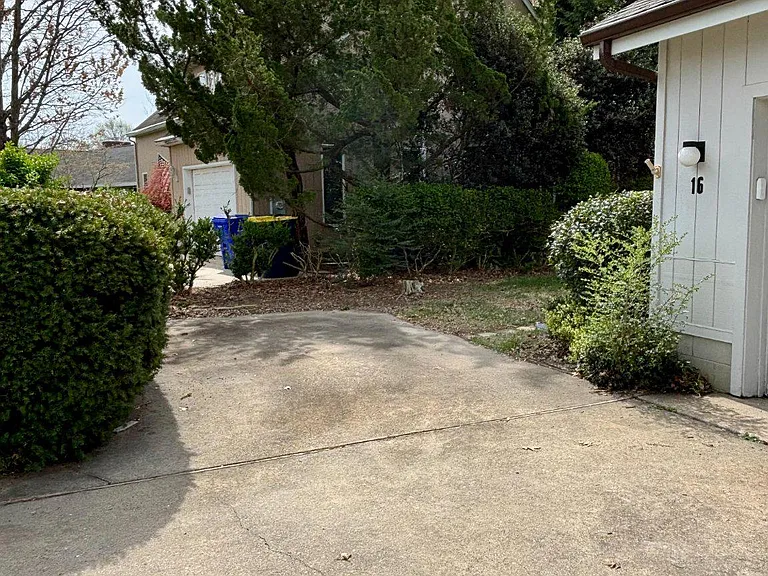 16 Colgate Dr — Photo 2