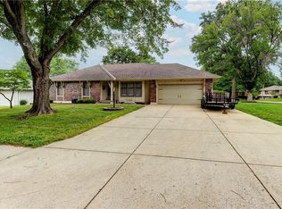 501 NW Roanoke Dr, Blue Springs, MO 64014