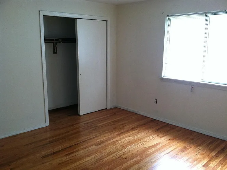 292 Robin St — Photo 3
