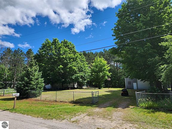 2nd image of 2841 Ironwood Dr E