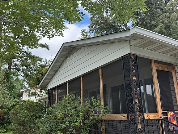 Front - screen porch