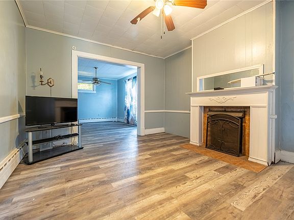 2nd image of 1731 Leishman Ave