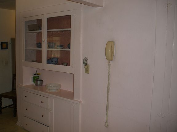 4th image of 118 Claiborne Ave