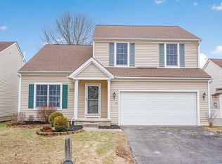 8602 Smokey Hollow Dr, Lewis Center, OH 43035