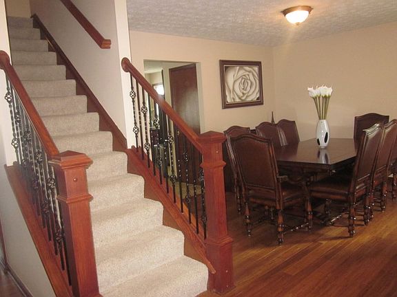 2nd image of 6438 Rose Garden Dr