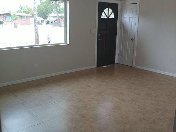 4th image of 2231 W Calle Comodo