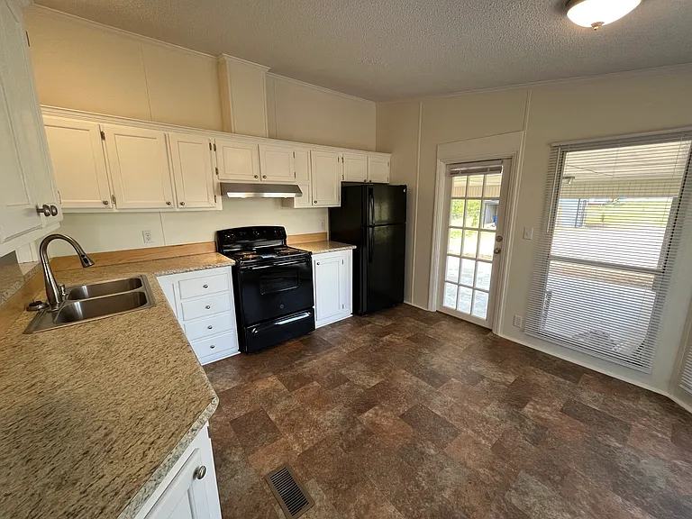 198 Bullins Rd — Photo 2