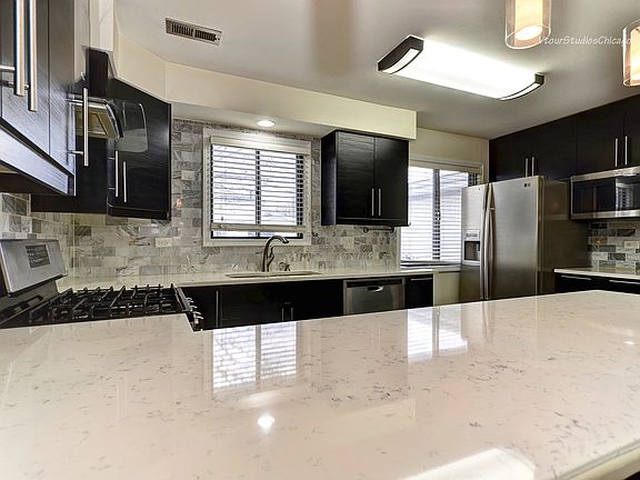 5th image of 1039 Belmont Ct