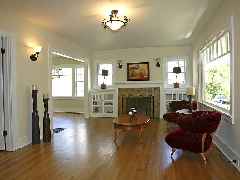 3303 NE 12th Ave — Photo 2