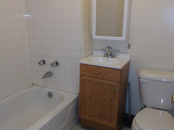 lower level full bath