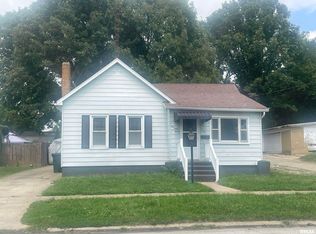 147 W Hickory St, Canton, IL 61520