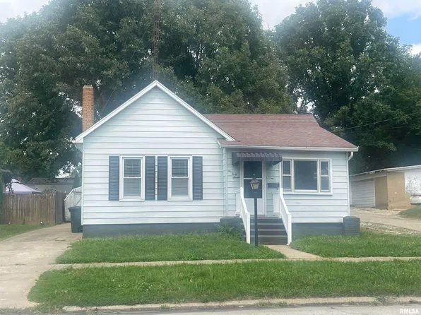 147 W Hickory St, Canton, IL 61520