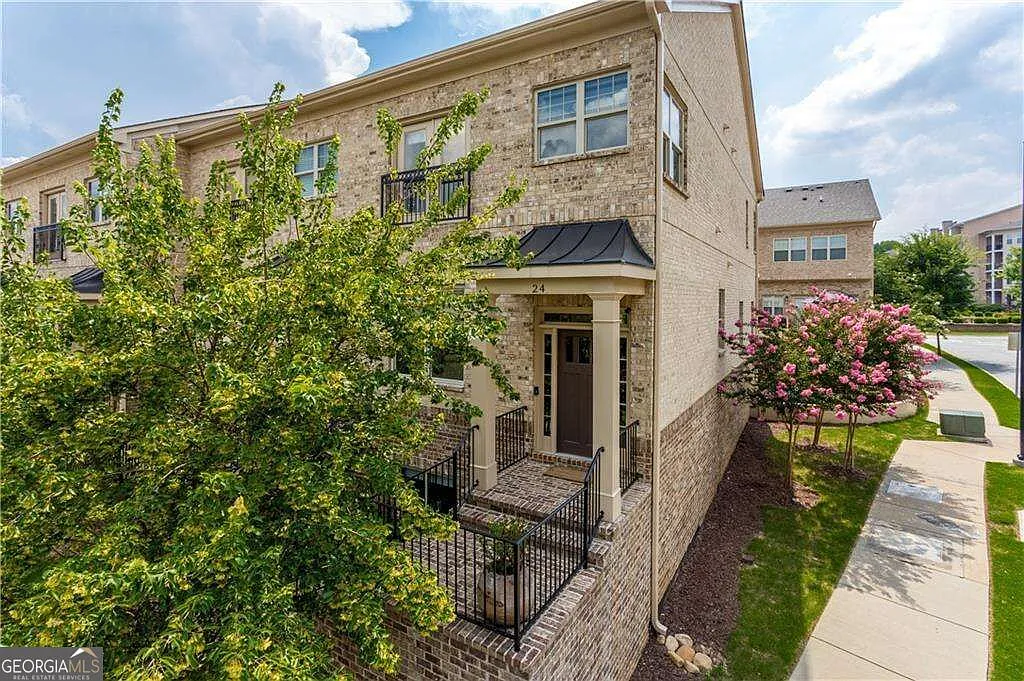 3 bed, 3.5 bath, $3,500 — Photo 1