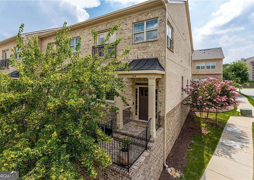 745 Fountainhead Ln NE #24