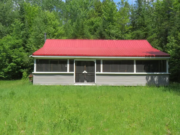 378 Station Road, Bradford, ME 04410