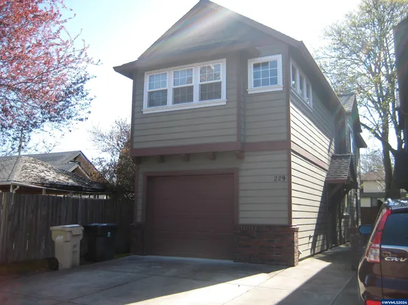 229 NW 12th St, Corvallis, OR 97330