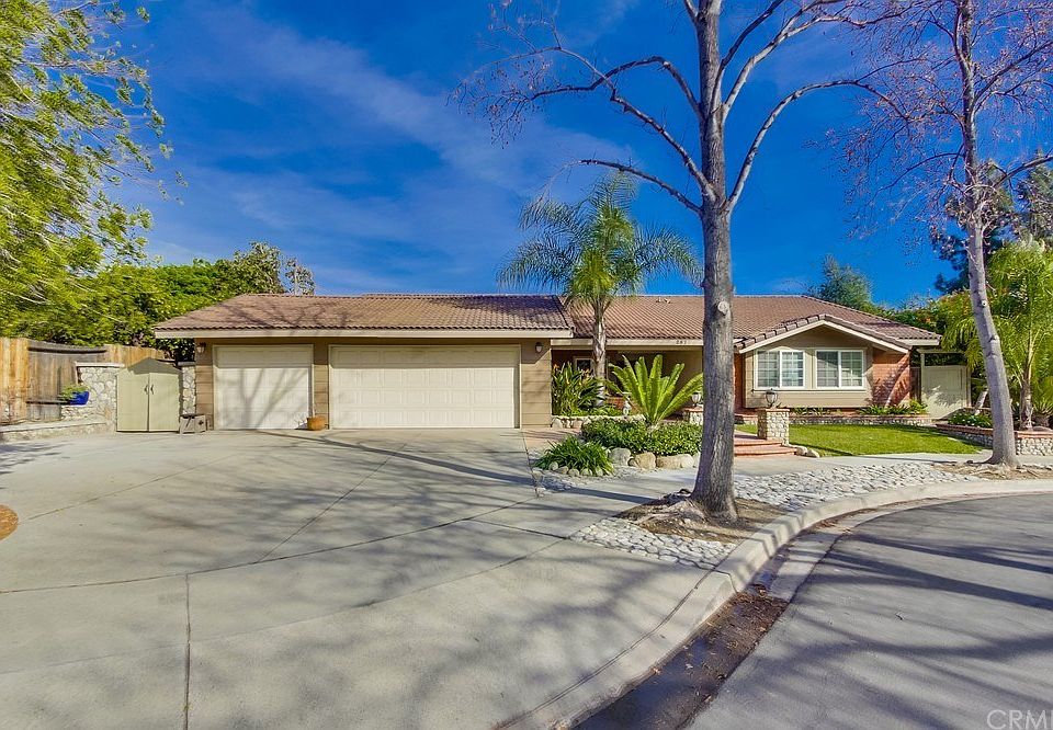 1st image of 287 E Blue Mountain Way