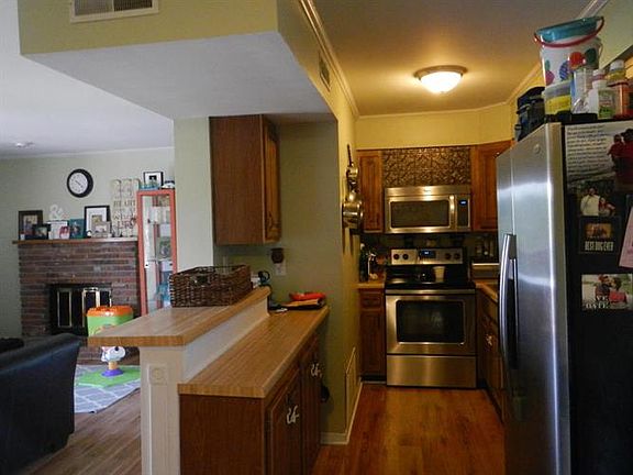 4th image of 2009 Waterfront Dr N APT F