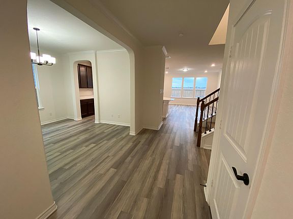 3rd image of 252 Deer Crest Dr